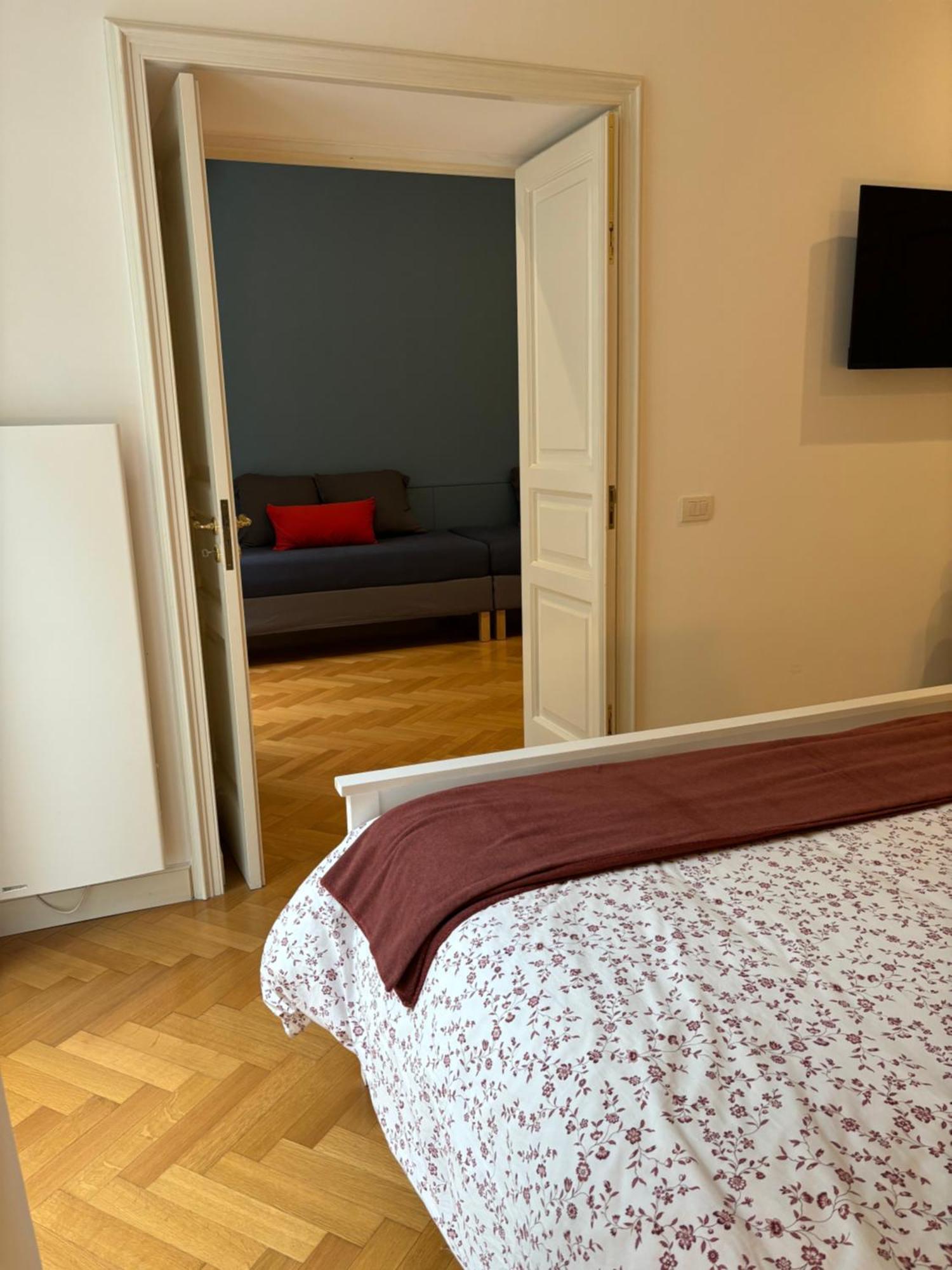Napoliforever Chiaia Apartment Εξωτερικό φωτογραφία