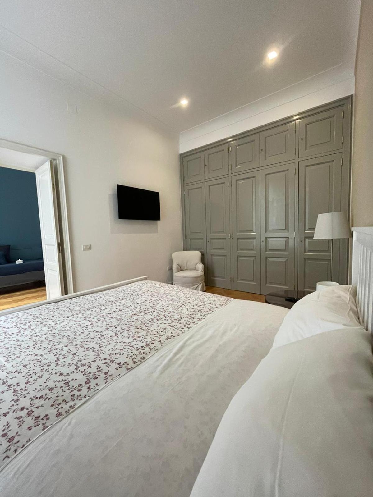 Napoliforever Chiaia Apartment Εξωτερικό φωτογραφία