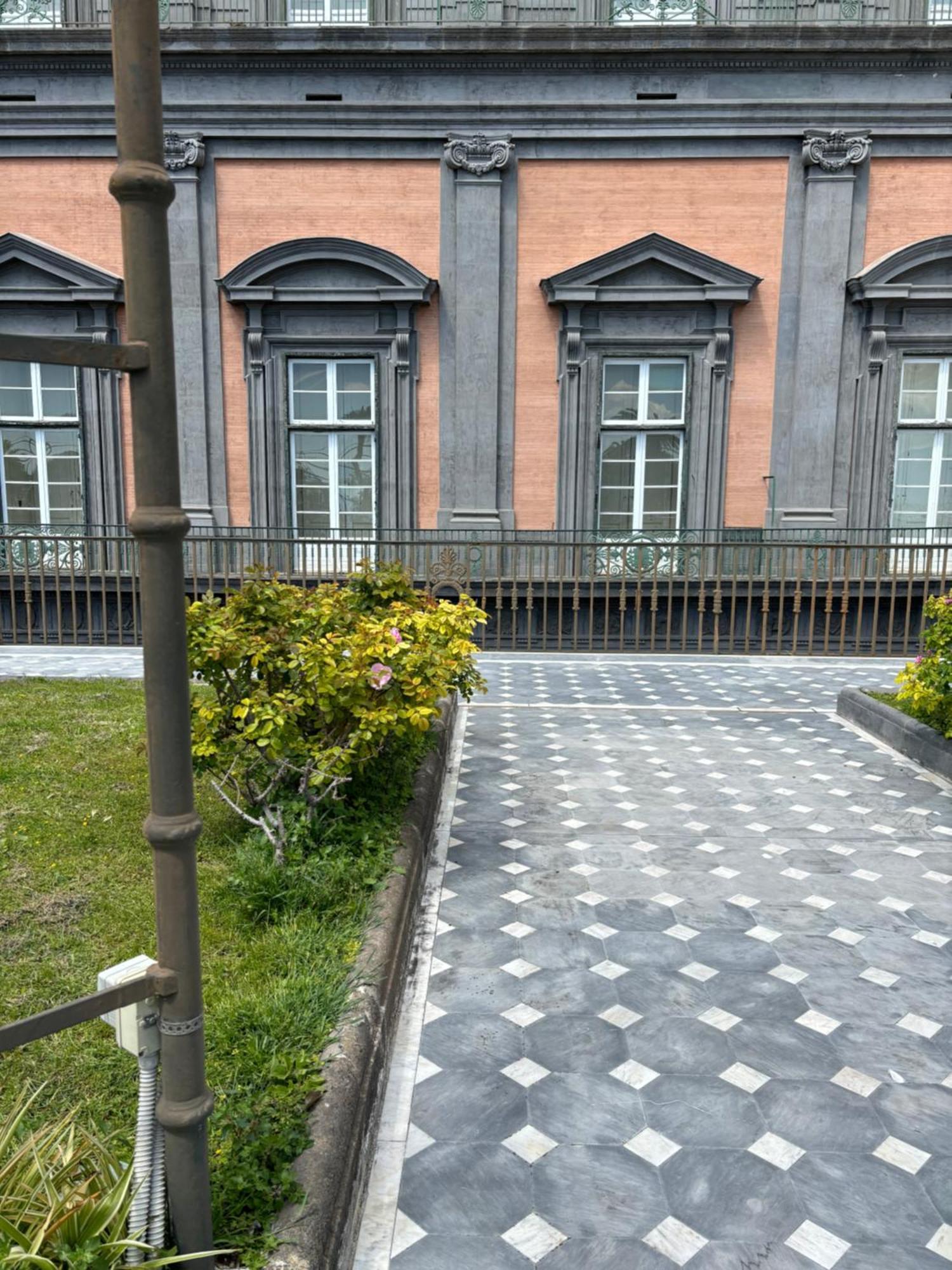 Napoliforever Chiaia Apartment Εξωτερικό φωτογραφία